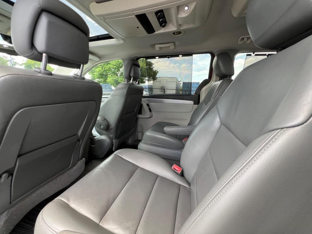 2012 Volkswagen Routan - $3,990