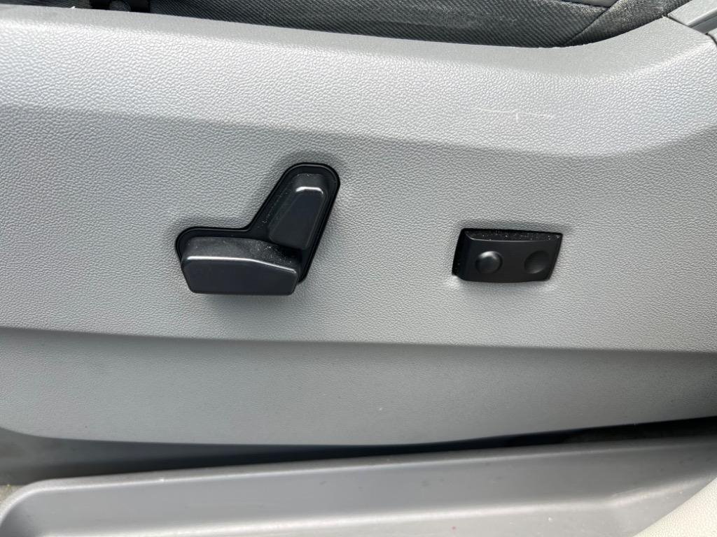 2012 Volkswagen Routan - $3,990