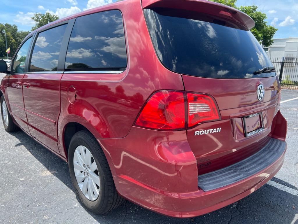 2012 Volkswagen Routan - $3,990