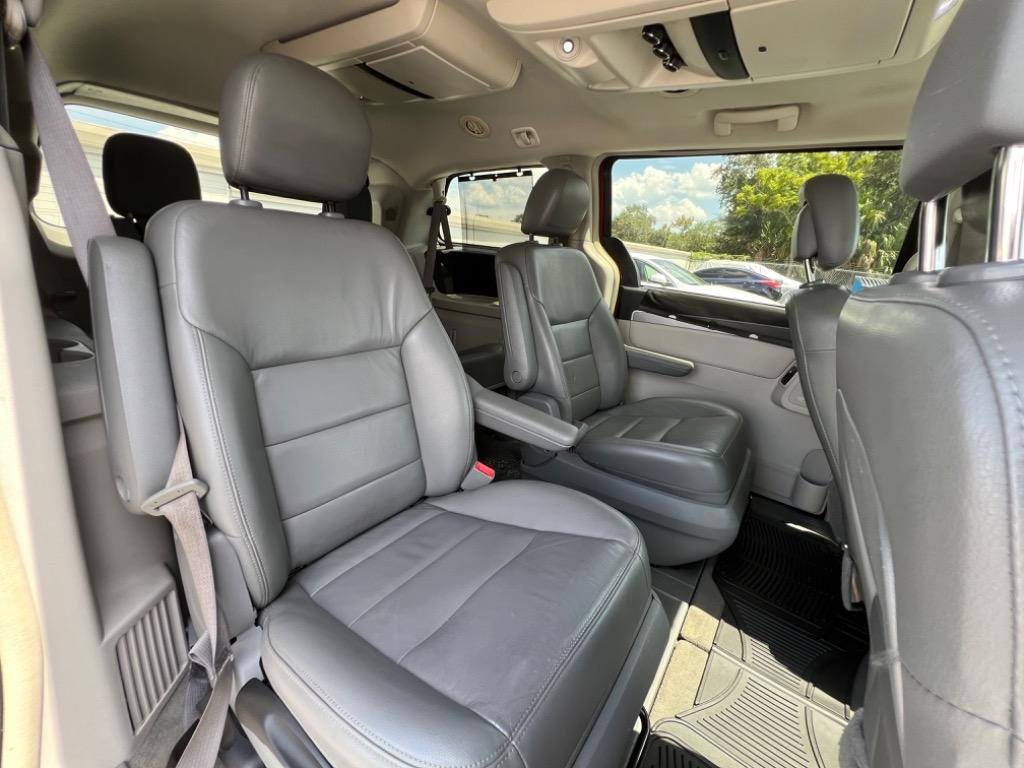 2012 Volkswagen Routan - $3,990