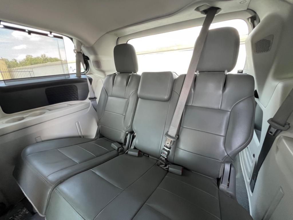 2012 Volkswagen Routan - $3,990