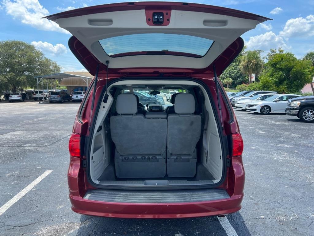 2012 Volkswagen Routan - $3,990