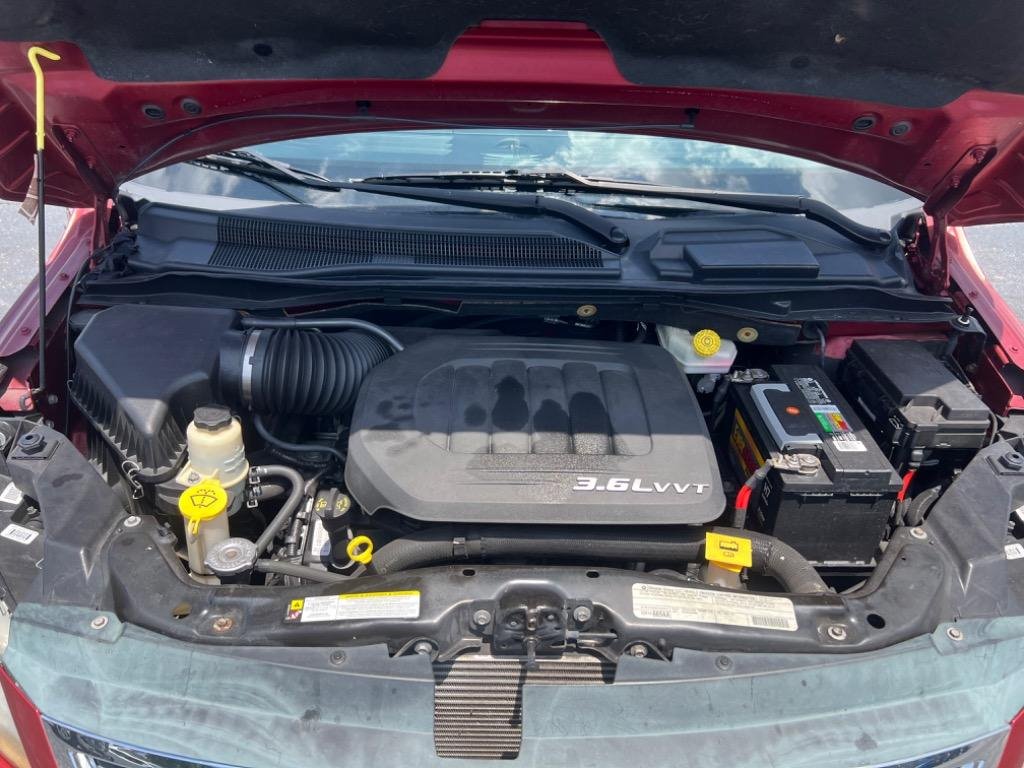 2012 Volkswagen Routan - $3,990