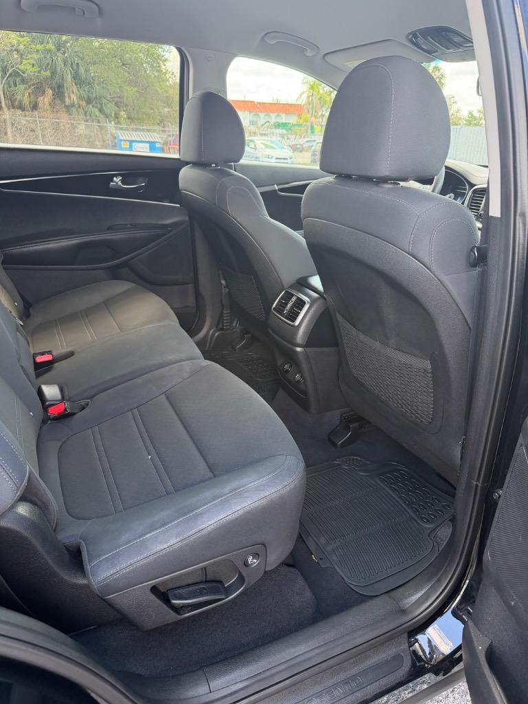 2020 Kia Sorento - $18,990