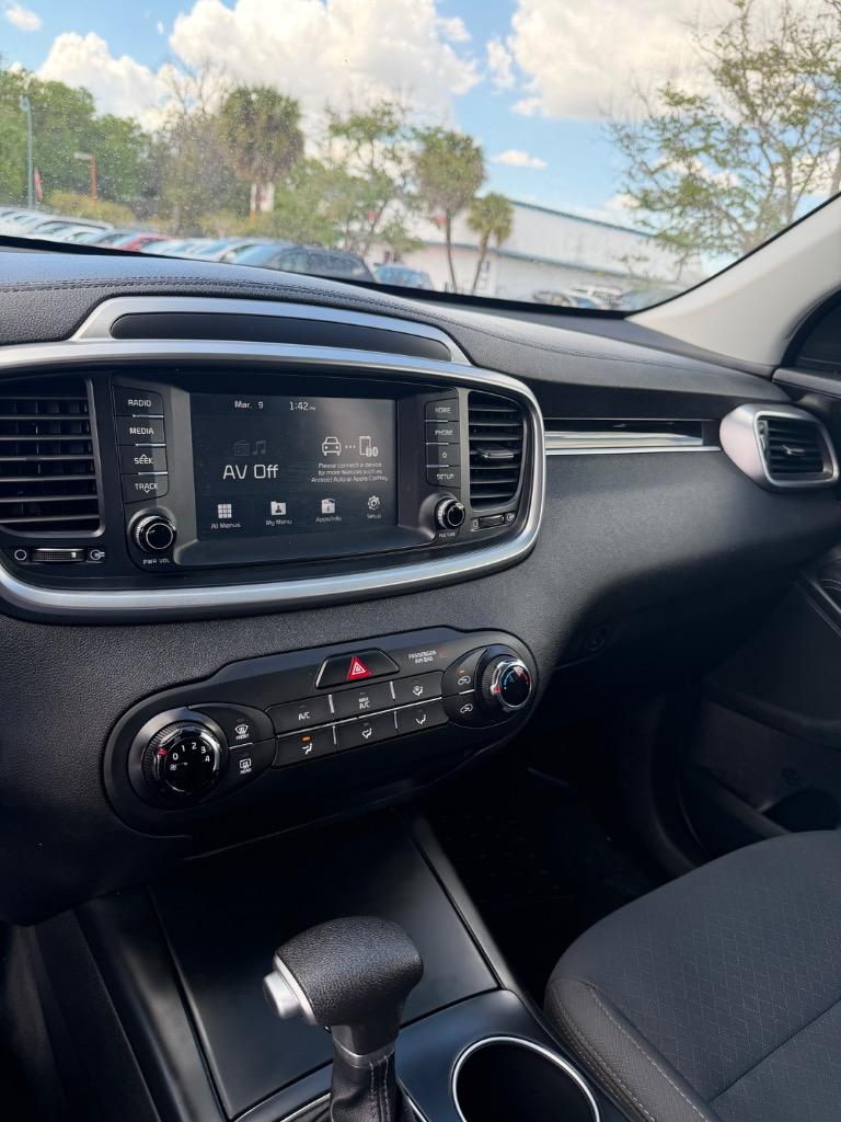 2020 Kia Sorento - $18,990