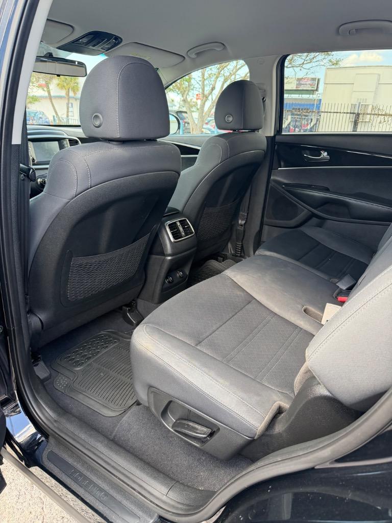 2020 Kia Sorento - $18,990