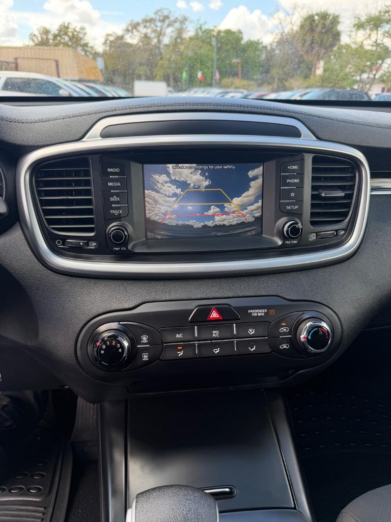 2020 Kia Sorento - $18,990