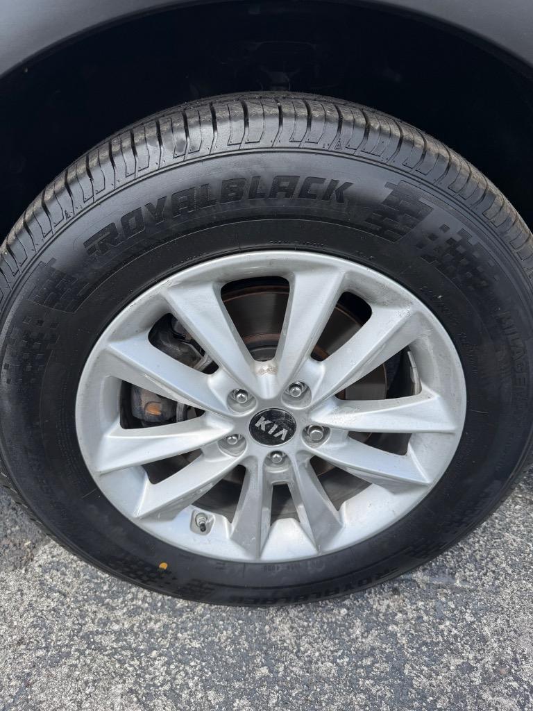 2020 Kia Sorento - $18,990