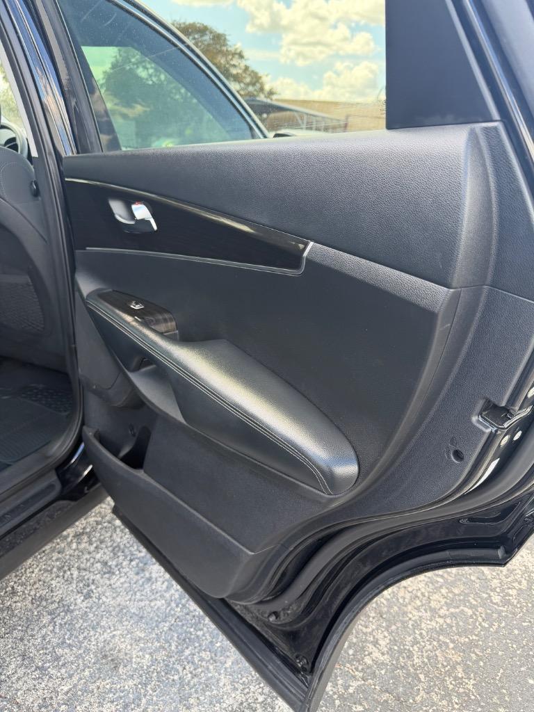 2020 Kia Sorento - $18,990