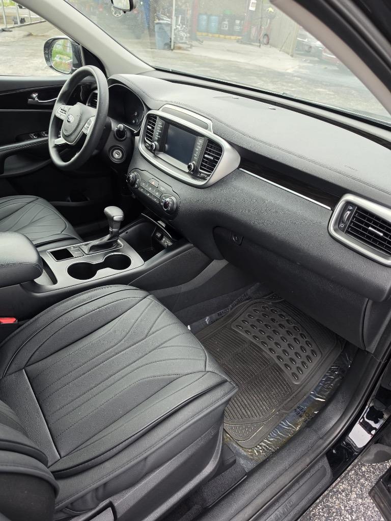 2020 Kia Sorento - $18,990