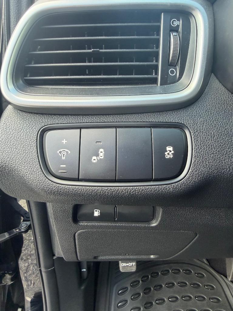 2020 Kia Sorento - $18,990