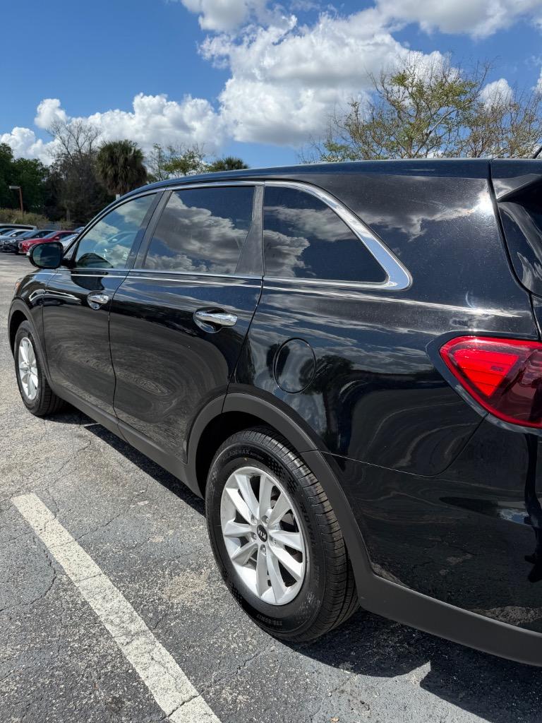 2020 Kia Sorento - $18,990