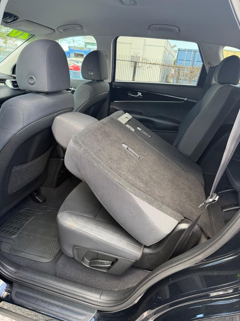2020 Kia Sorento - $18,990