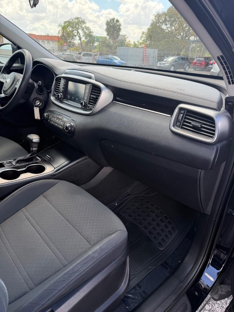2020 Kia Sorento - $18,990