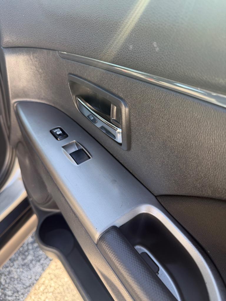 2019 Mitsubishi Outlander - $11,990