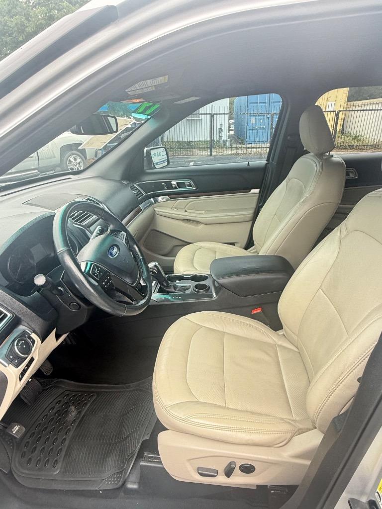 2019 Ford Explorer - $17,990