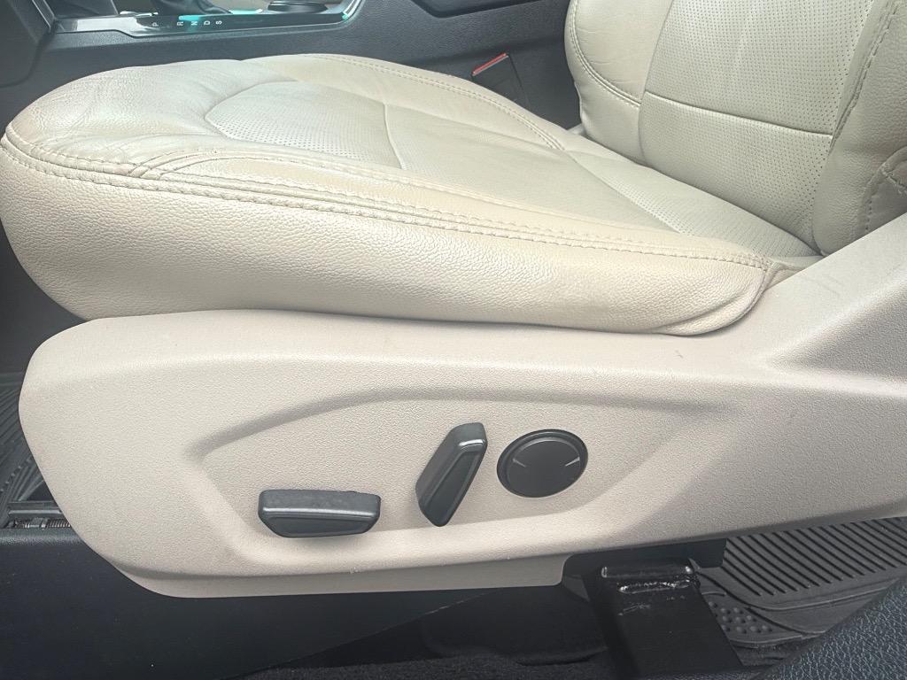 2019 Ford Explorer - $17,990