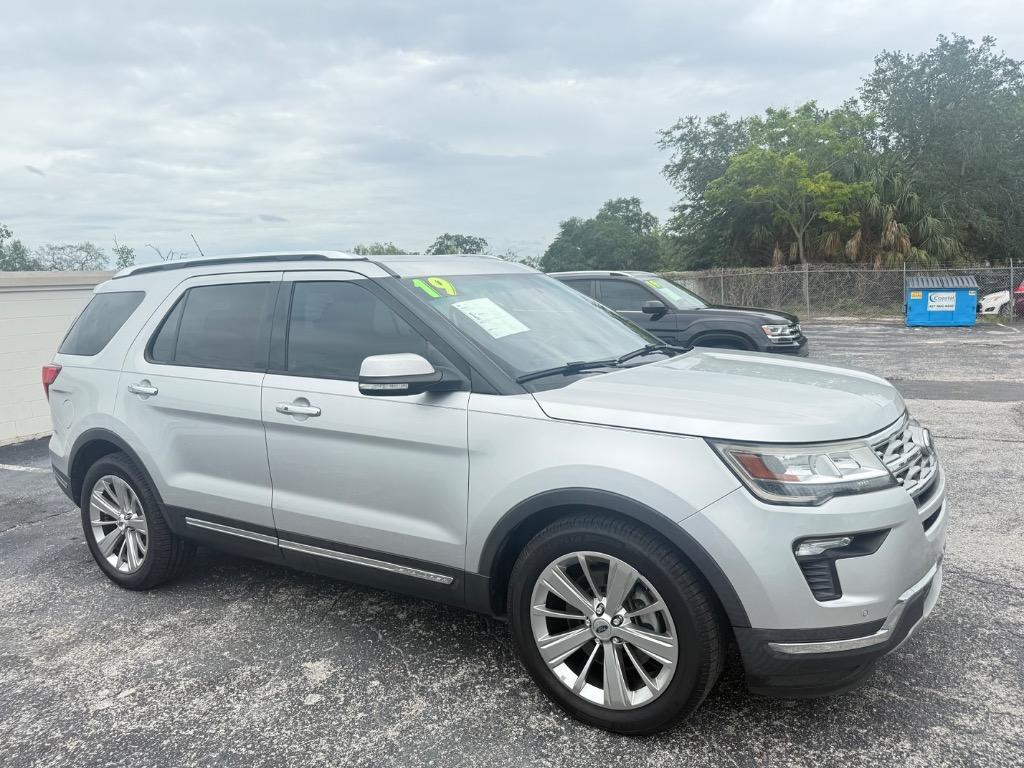 2019 Ford Explorer - $17,990