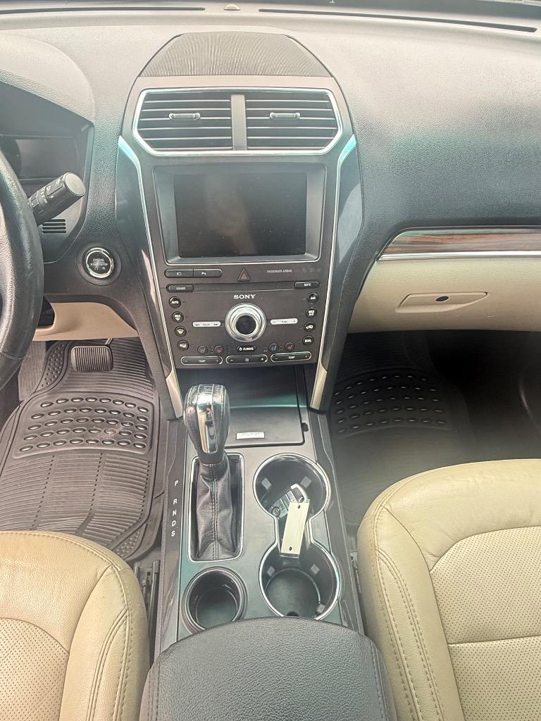 2019 Ford Explorer - $17,990