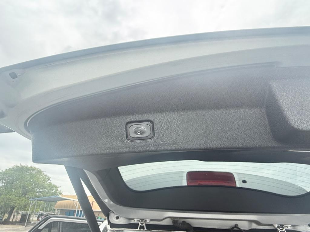2019 Ford Explorer - $17,990