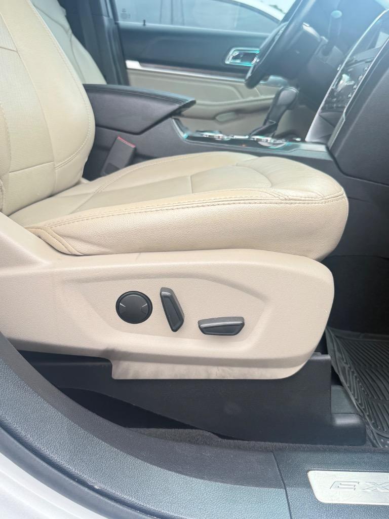 2019 Ford Explorer - $17,990