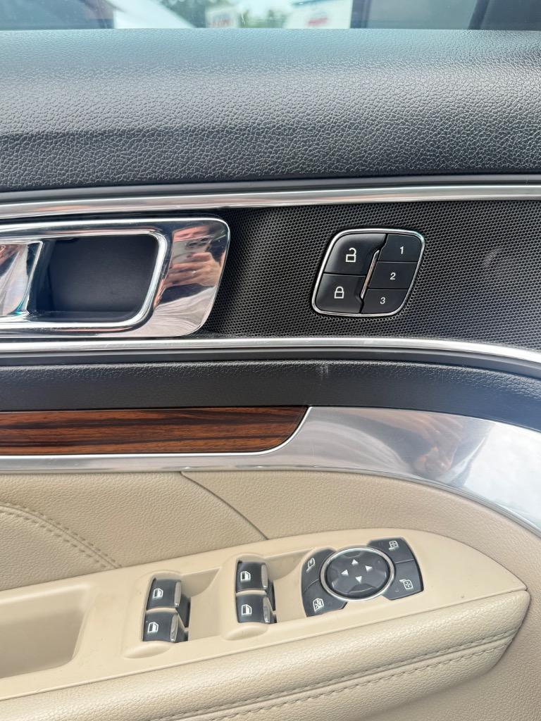 2019 Ford Explorer - $17,990
