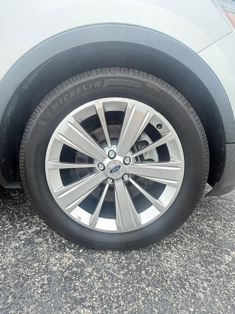2019 Ford Explorer - $17,990