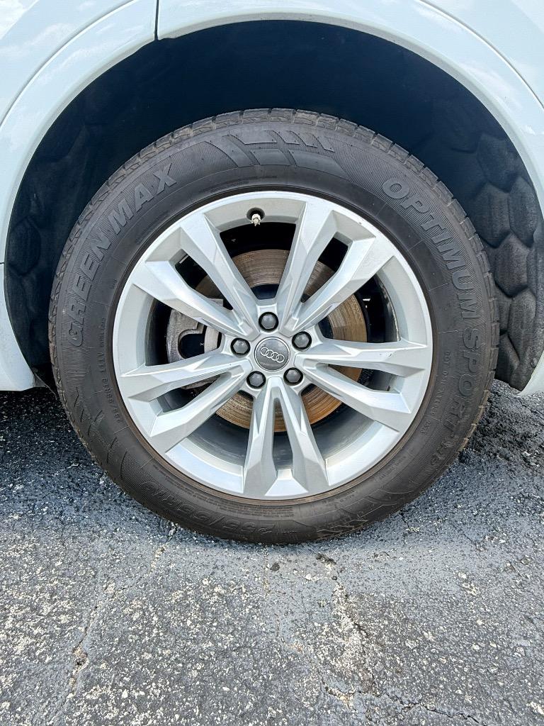 2017 Audi Q7 - $16,990