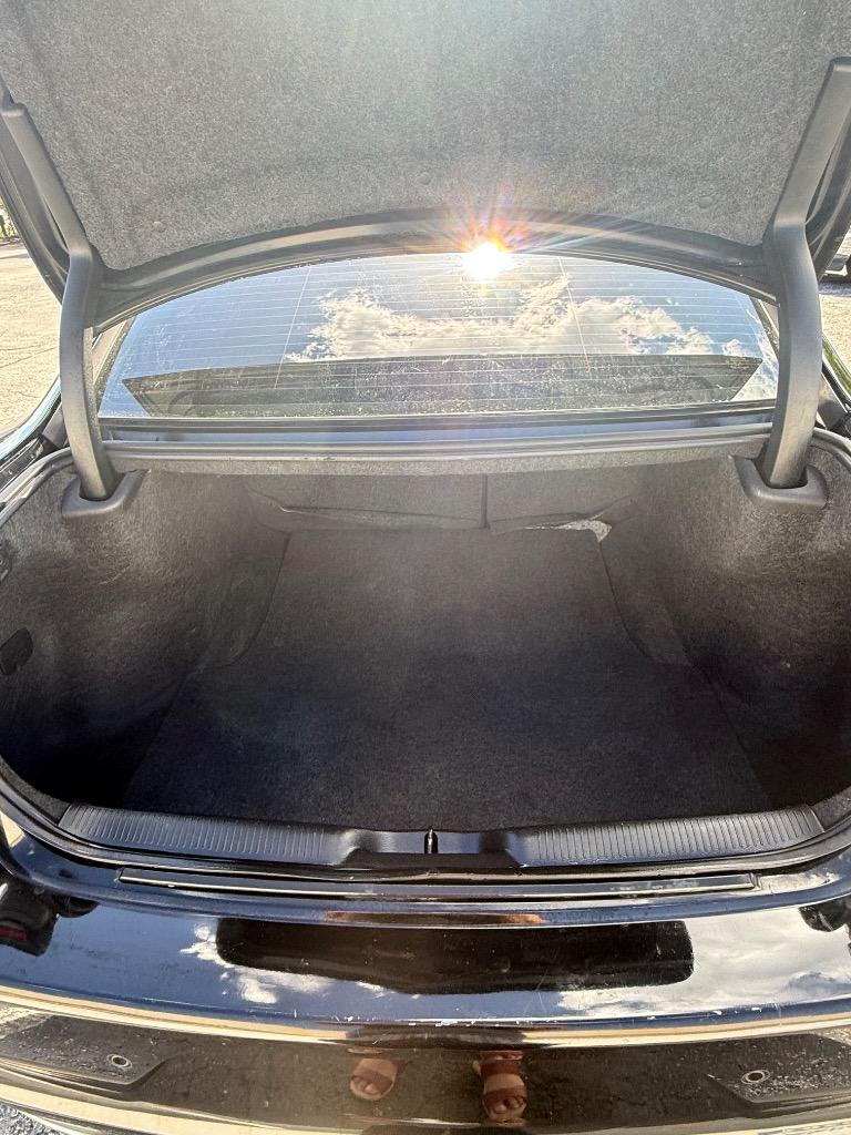 2019 Dodge Charger - $17,990