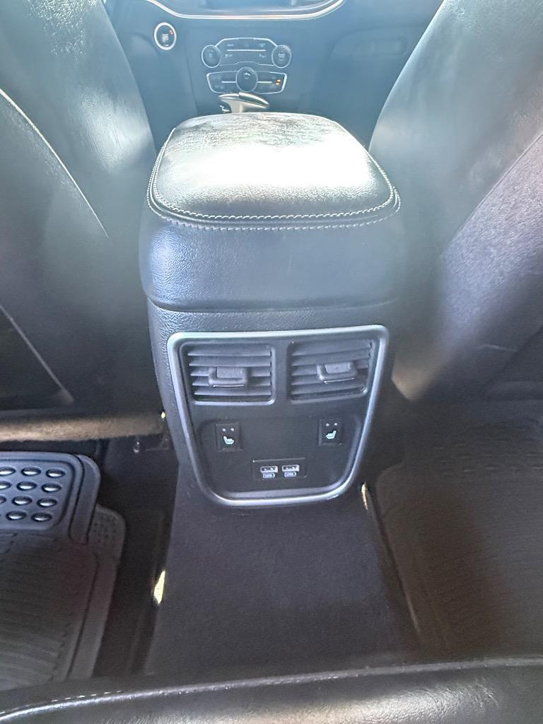 2019 Dodge Charger - $17,990