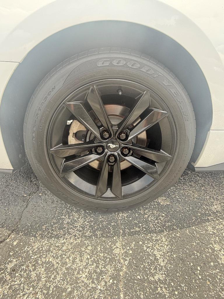 2018 Ford Mustang - $19,990