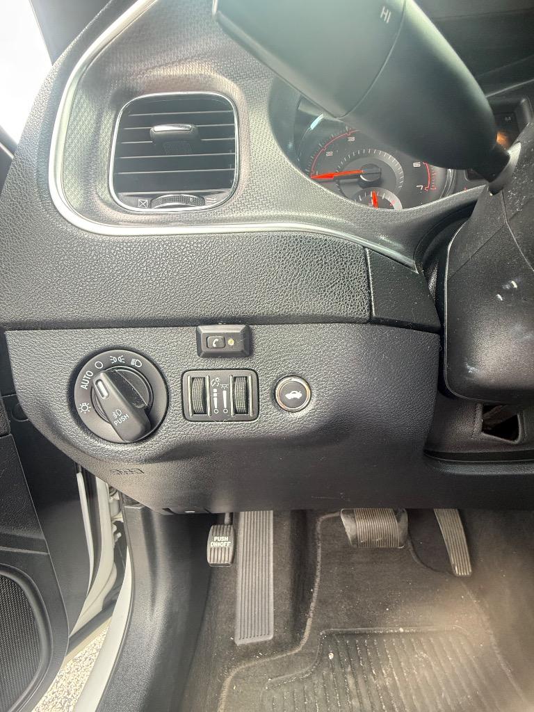 2014 Dodge Charger - $8,990
