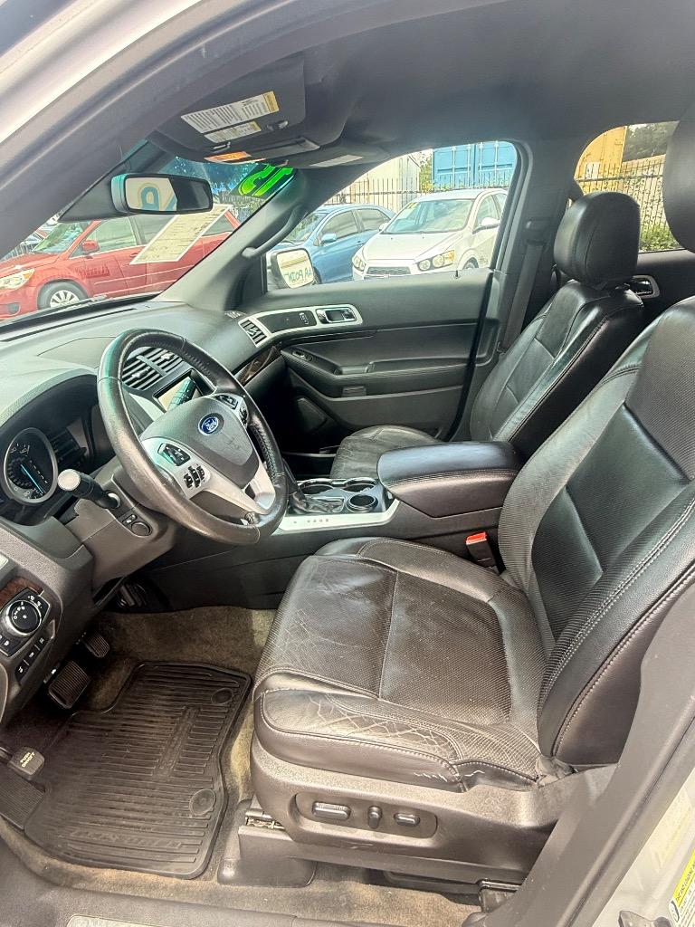 2015 Ford Explorer - $11,990