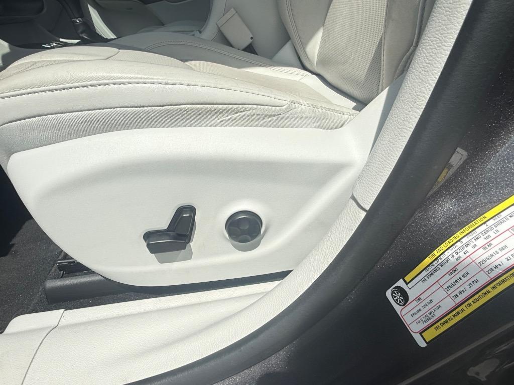 2019 Jeep Cherokee - $15,990