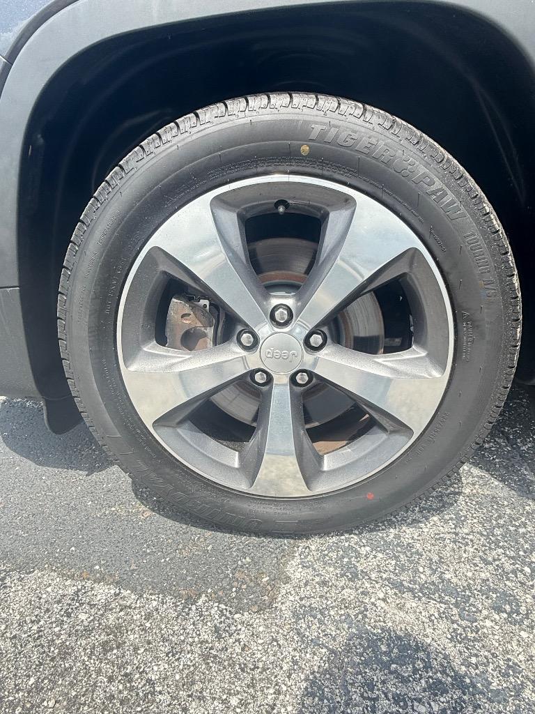 2019 Jeep Cherokee - $15,990