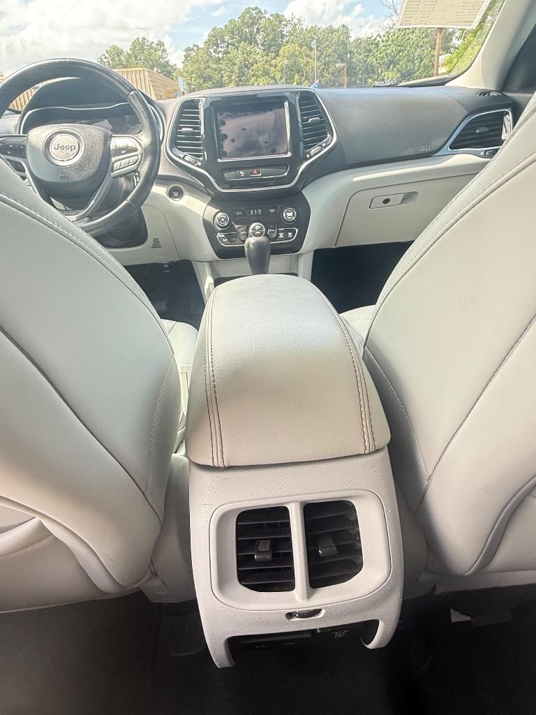 2019 Jeep Cherokee - $15,990