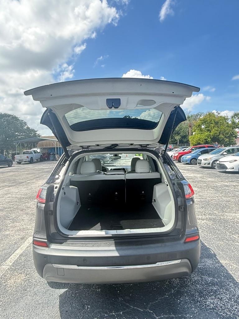 2019 Jeep Cherokee - $15,990