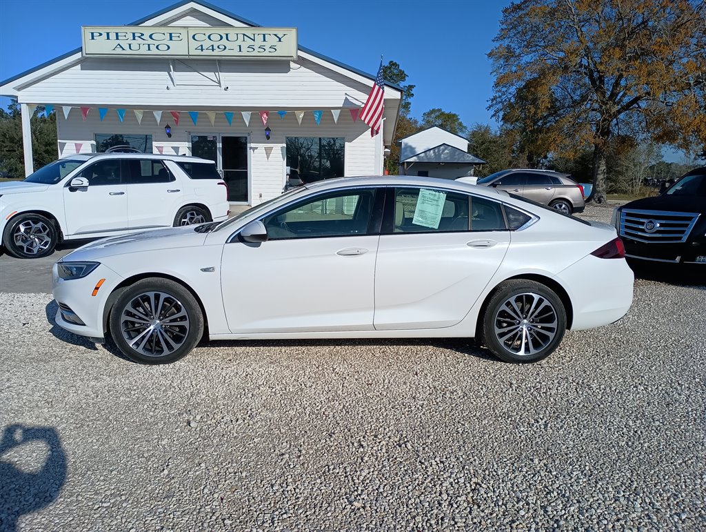 2019 Buick Regal Essence photo