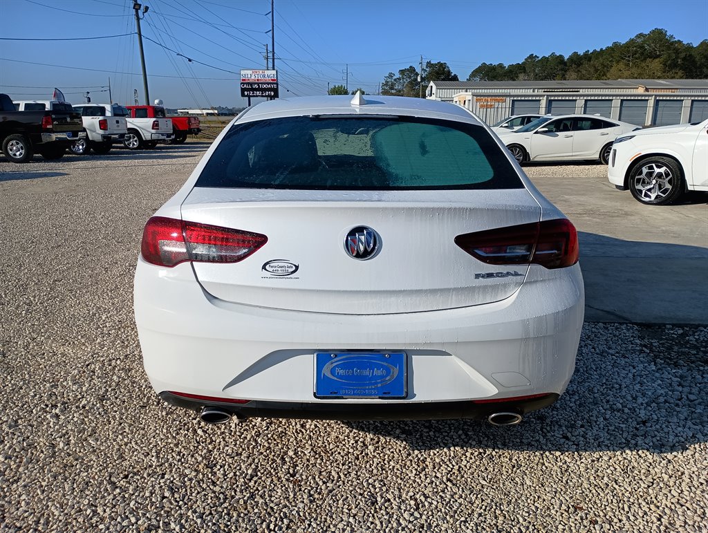 2019 Buick Regal Essence photo