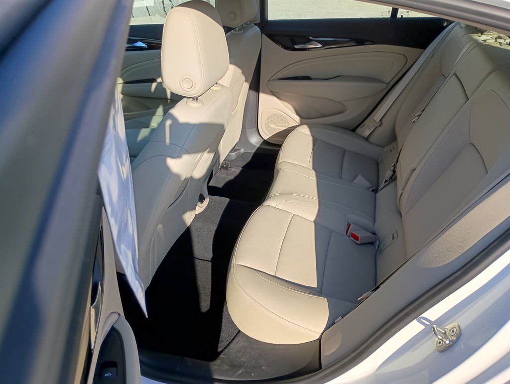 2019 Buick Regal Essence photo