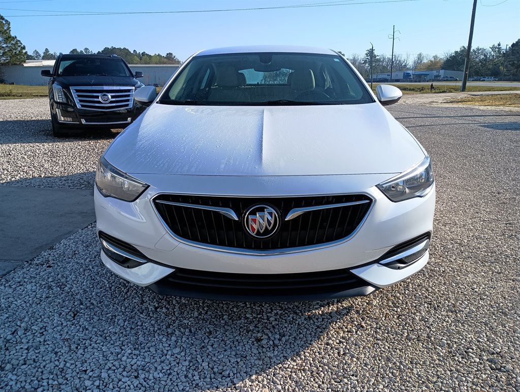 2019 Buick Regal Essence photo