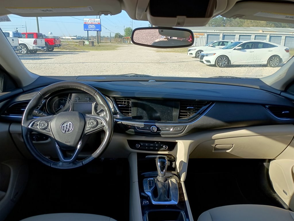 2019 Buick Regal Essence photo