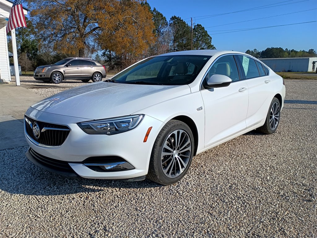 2019 Buick Regal Essence photo