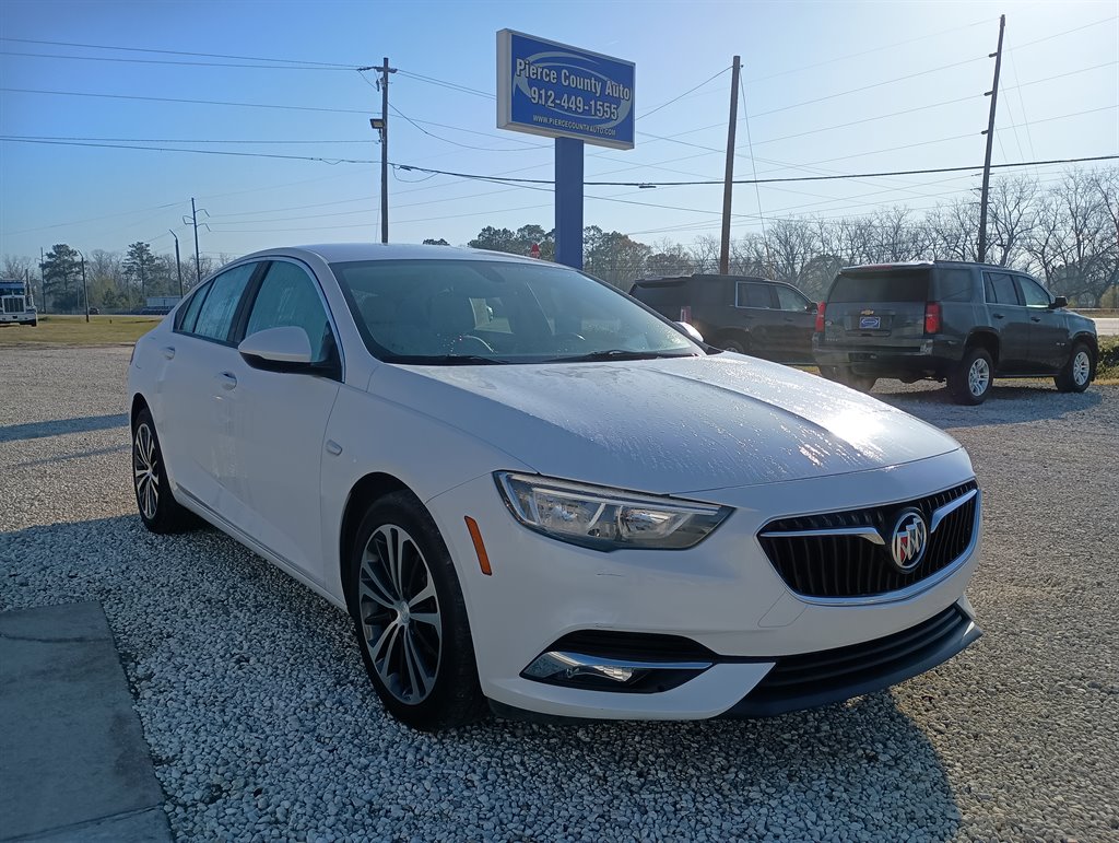 2019 Buick Regal Essence photo