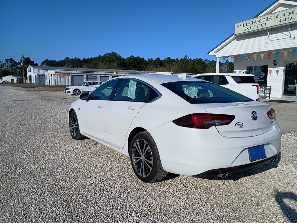 2019 Buick Regal Essence photo