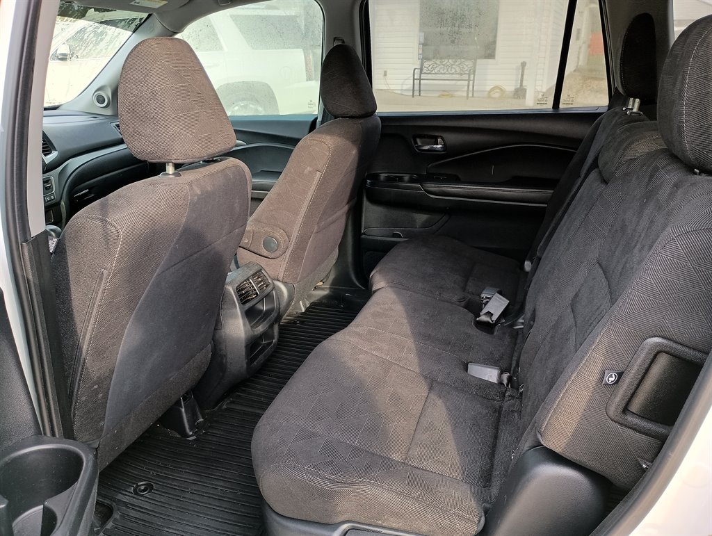 2020 Honda Pilot LX photo