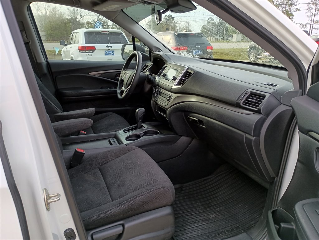 2020 Honda Pilot LX photo
