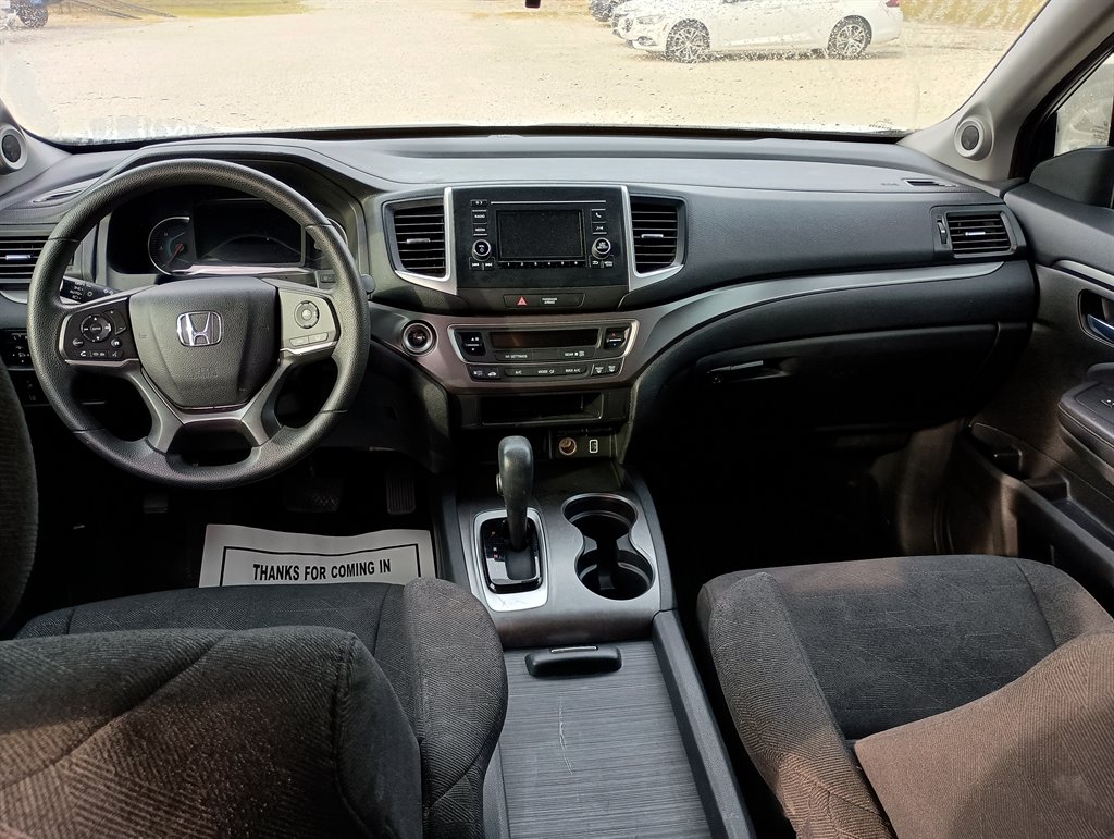 2020 Honda Pilot LX photo