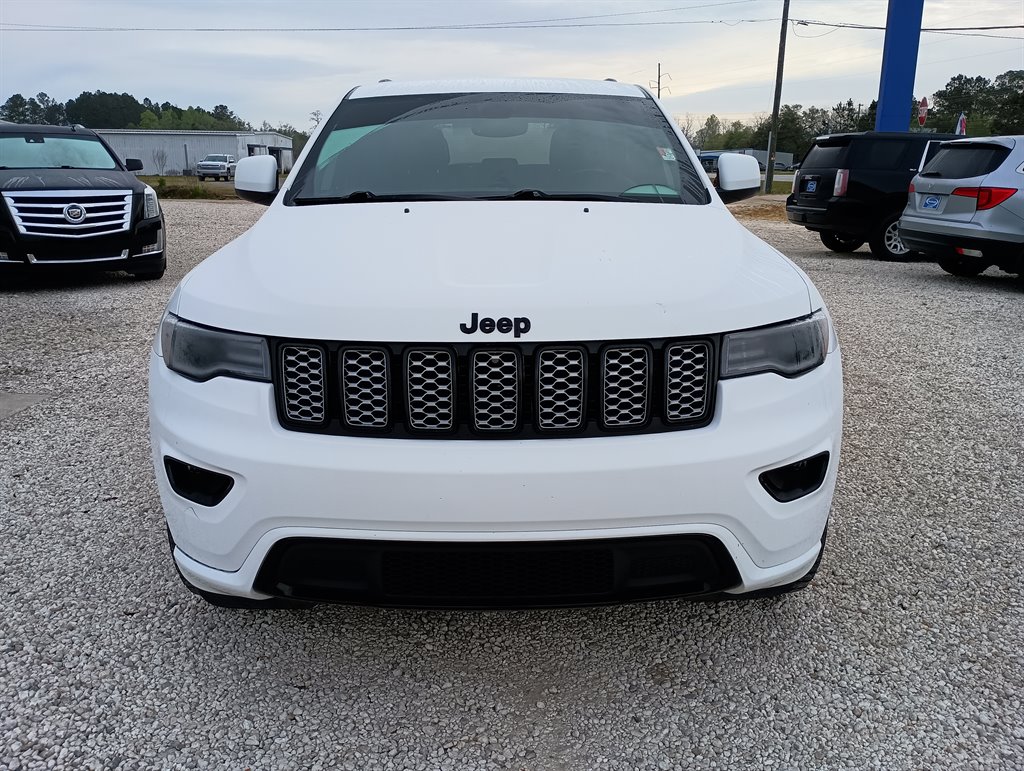 2022 Jeep Grand Cherokee Laredo photo