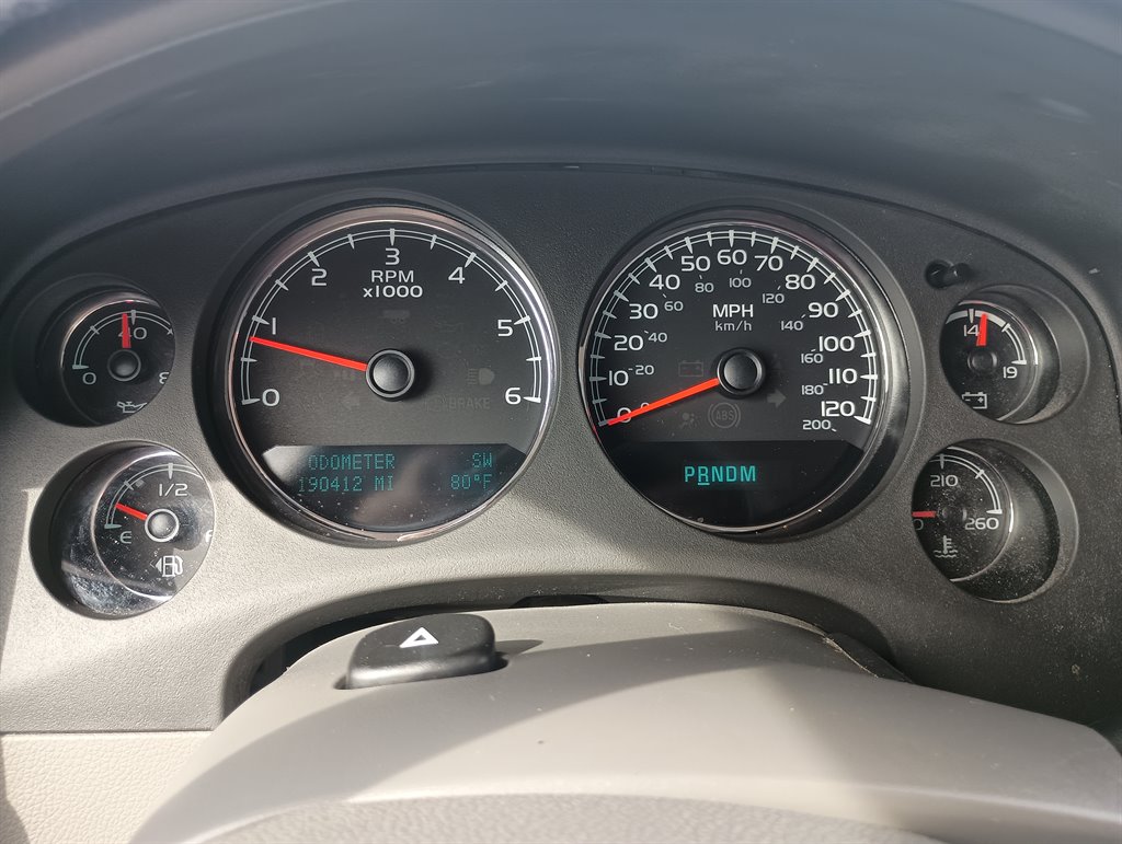 2013 GMC Yukon XL SLT 1500 photo
